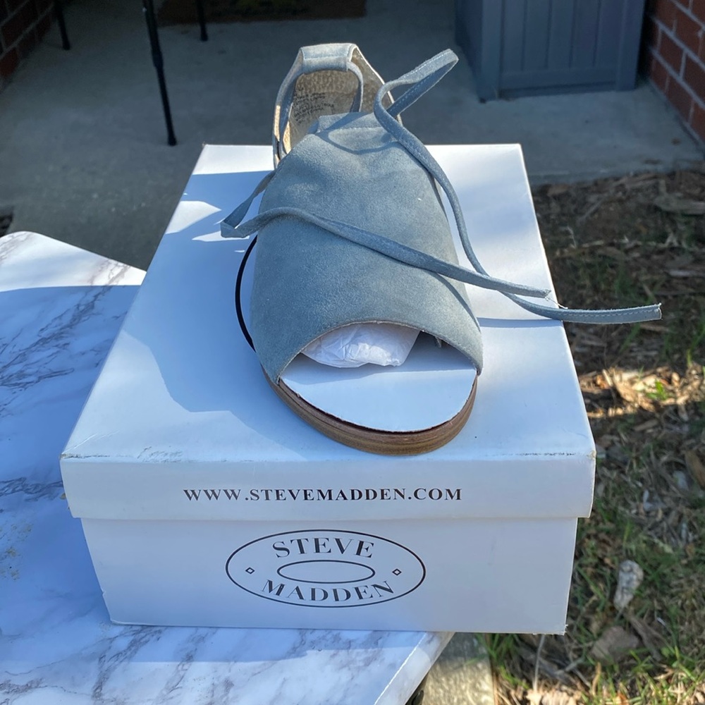Steve Madden Elaina Sandals Size 10M Grey Tie around ankle